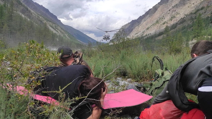 Туристка с вывихнутой ногой ждала помощи двое суток в горах Алтая