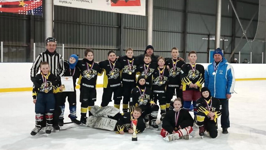 Команда «Факел» Белокурихи стала победителем соревнований по хоккею