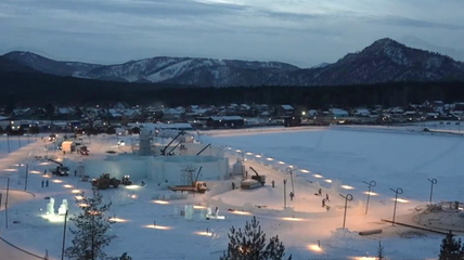 В Горном Алтае на курорте строят огромный снежный город (видео)