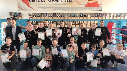 Белокурихинские кикбоксёры вернулись с турнира с 20 медалями