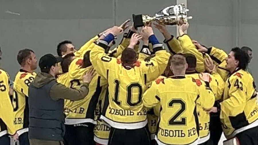 Хоккеисты Белокурихи выиграли финал чемпионата Алтайского края среди взрослых 