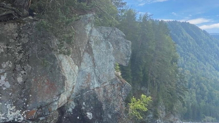 Николай Валуев обрадовался, что туристы назвали скалу на Алтае его именем