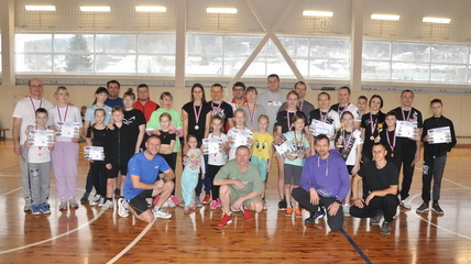 В Белокурихе прошли семейные соревнования «Папа, мама, я - спортивная семья» на призы Деда Мороза!