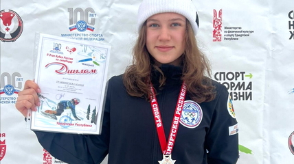 Спортсменка из Белокурихи Мария Травиничева серебряный призёр II этапа Кубка России по сноуборду