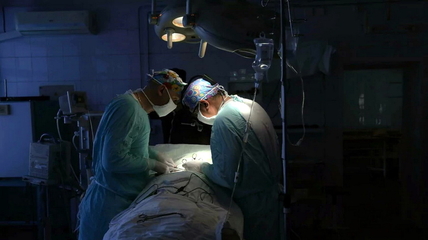 Алтайские онкологи спасли 75-летнего курильщика, проведя уникальную операцию при раке легкого