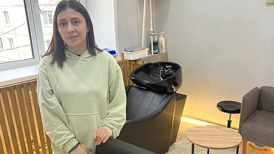 Многодетная жительница Белокурихи открыла студию красоты на федеральные деньги