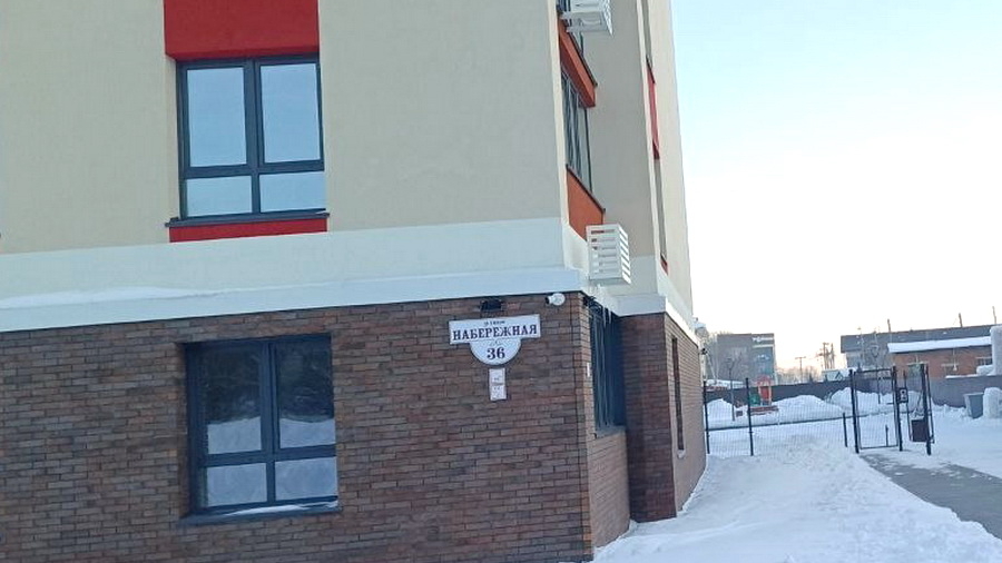 На берегу речки Белокурихи построили 5-этажку с небольшими квартирами