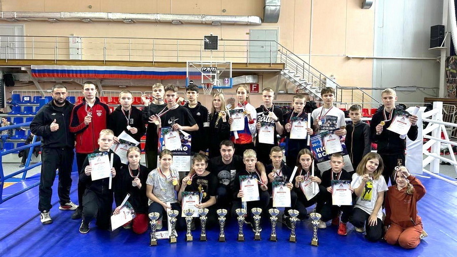 Кикбоксёры Белокурихи вернулись с краевого турнира с 21-ой медалью