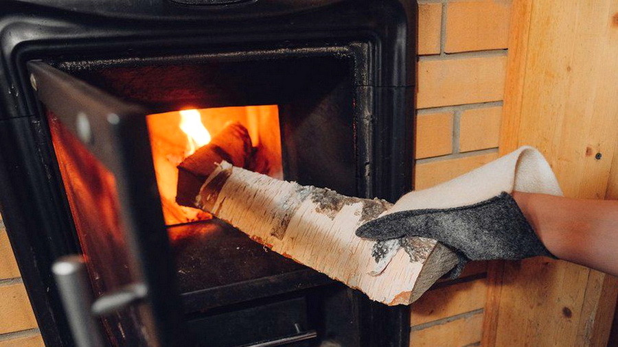 В Белокурихе из-за неосторожного использования печи загорелась баня