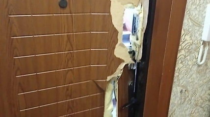 Омоновцы по ошибке выломали дверь жительницы Алтайского края, которая ни в чем не виновата