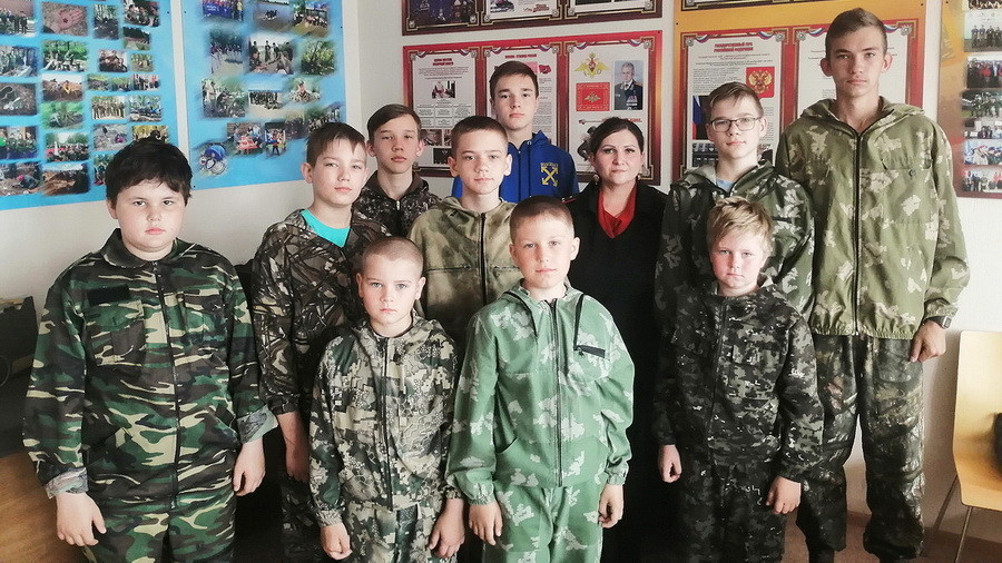 Сотрудники ГИБДД провели познавательное мероприятие с курсантами клуба «Гвардеец»