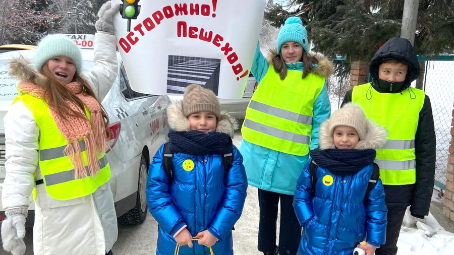 В Белокурихе прошло рейдовое мероприятие Родительский патруль возле школы №1
