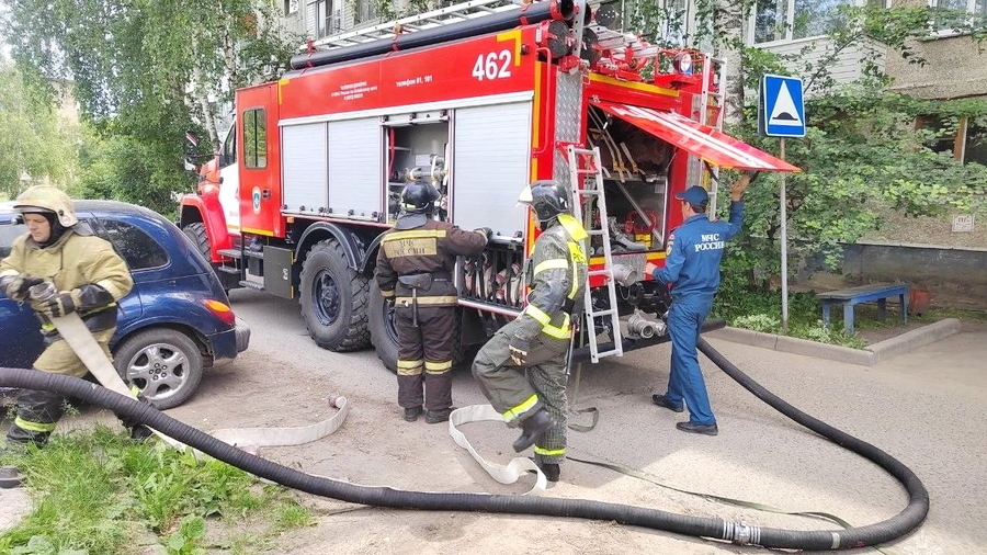 Короткое замыкание холодильника стало причиной пожара в пятиэтажке в Белокурихе
