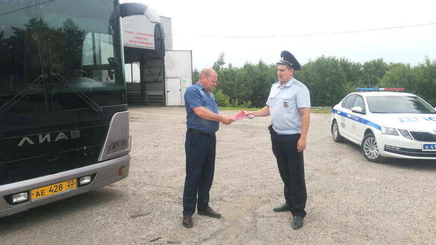 Сотрудники ГАИ побывали в пунктах проката СИМ и организации, занимающейся пассажирскими перевозками
