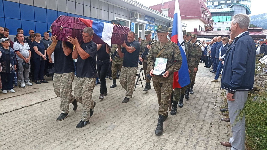 В Белокурихе простились с погибшим в ходе специальной военной операции