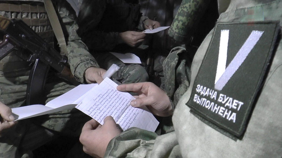 Участники спецоперации ответили детям из Алтайского края, записав видео