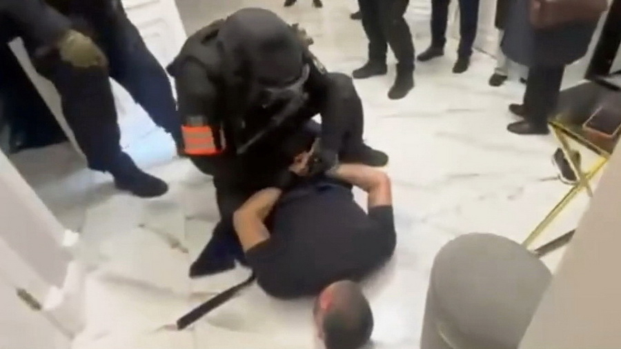 В Барнауле поймали зубных аферистов, которые лишали пациентов денег и здоровых зубов (видео)