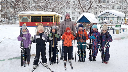 В Белокурихе дошколята детского сада «Алёнушка» выходят на лыжню!