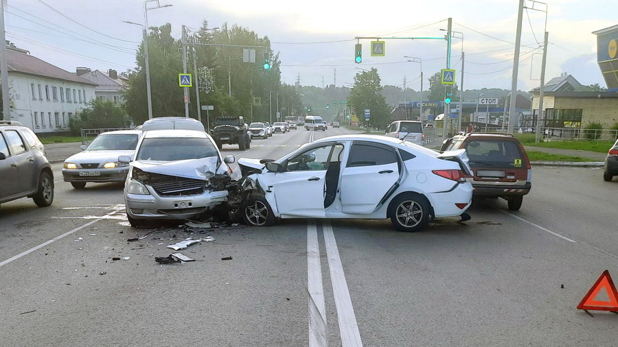 Водитель из Алтайского края устроил массовую аварию в центре Горно-Алтайска