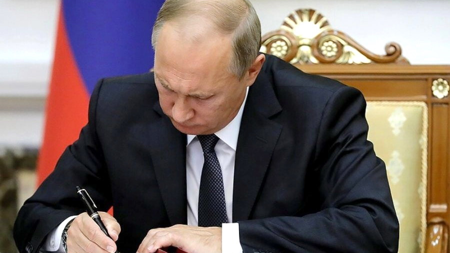 Владимир Путин отметил государственной наградой генерального директора санатория Белокурихи