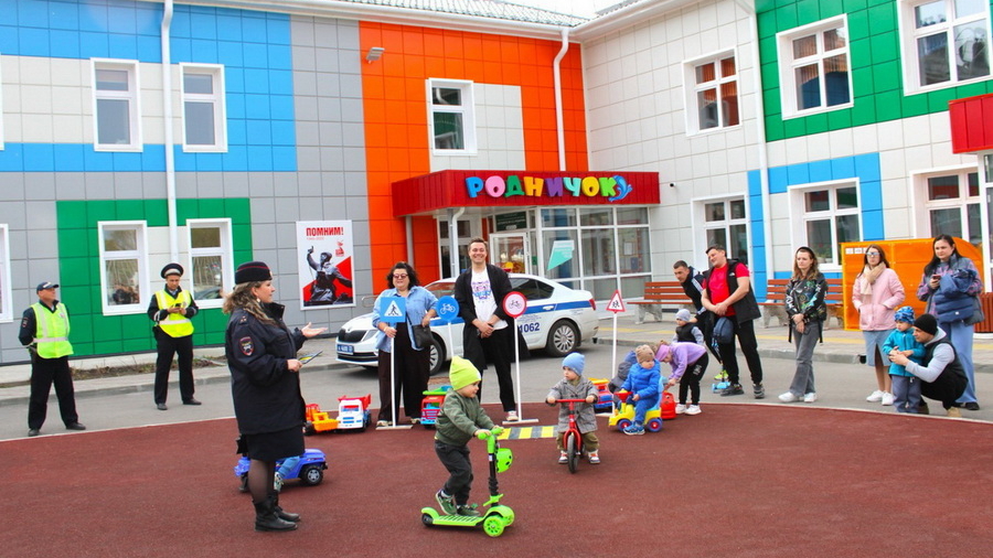 В детском саду «Родничок» прошёл «велопробег» с участием самых юных участников дорожного движения