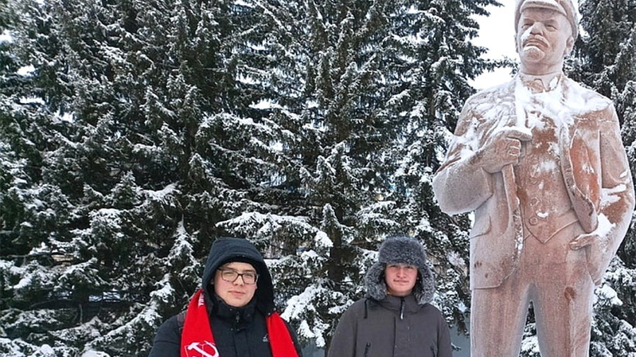 В Белокурихе запланировали ремонт памятника В.И. Ленину после обращения комсомольцев