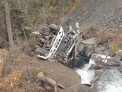 На Алтае в результате опрокидывания самосвала с моста в ущелье погиб водитель