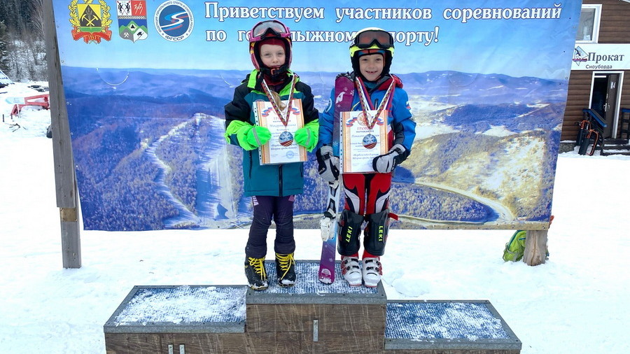 Горнолыжница из Белокурихи стала самой быстрой на первенстве Горной Шории среди детей