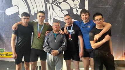 Спортсмены Белокурихи достойно выступили на первенстве края по пауэрлифтингу