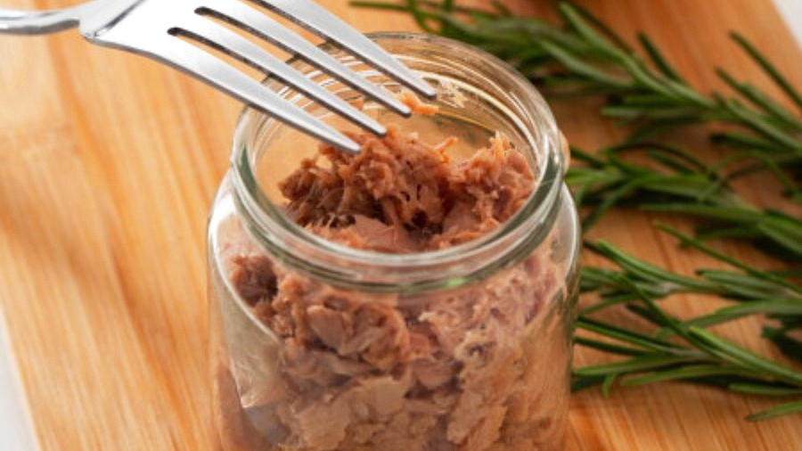 В говяжьей тушенке, произведенной в Бийске, обнаружили ДНК птицы и свиньи