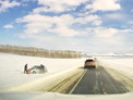 Автомобилисты выручают друг друга на заснеженных алтайских трассах (видео)