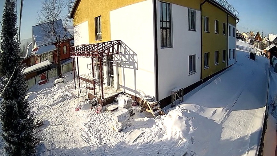 На въезде в Белокуриху построили многоквартирный дом со своей котельной