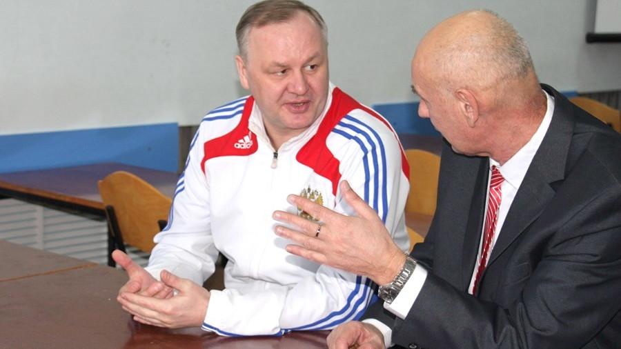 Масалитин: Можно построить спорткомплекс на Алтае, «Барселона» же летает на турниры в США