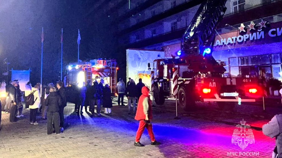 В Белокурихе из-за пожара в санатории «Сибирь» эвакуировали сотни человек