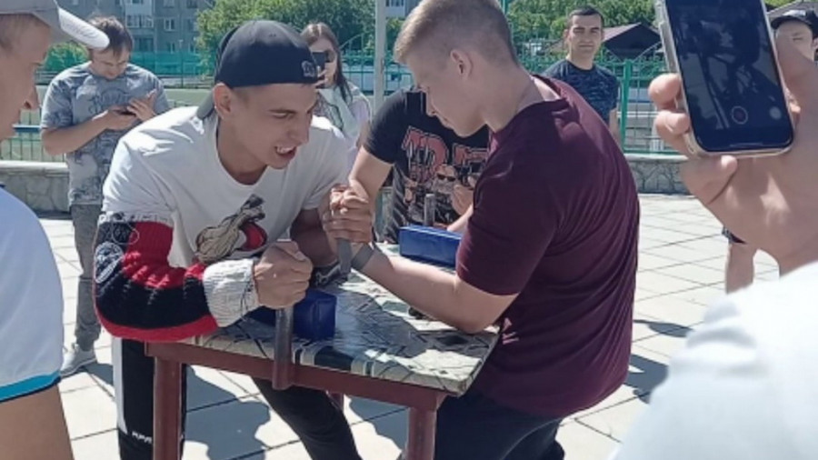 Спортсмены из Белокурихи заняли призовые места на Кубке Победы по армрестлингу