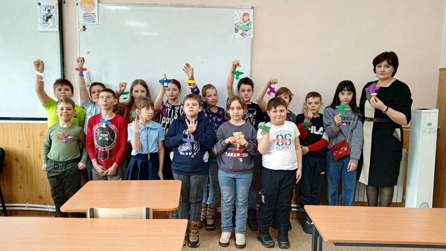 В Белокурихе «Кудесники» с друзьями мастерят сувениры