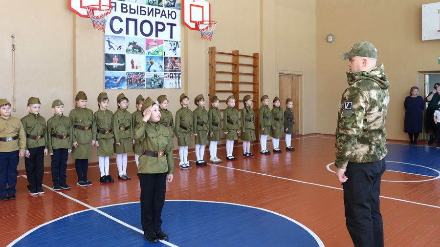 Сотрудники ГАИ приняли участие в проведении мероприятия «Смотр песни и строя «Аты-баты шли солдаты»