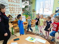Сотрудники Госавтоинспекции провели мероприятие по тематике ПДД в детском саде «Алёнушка»