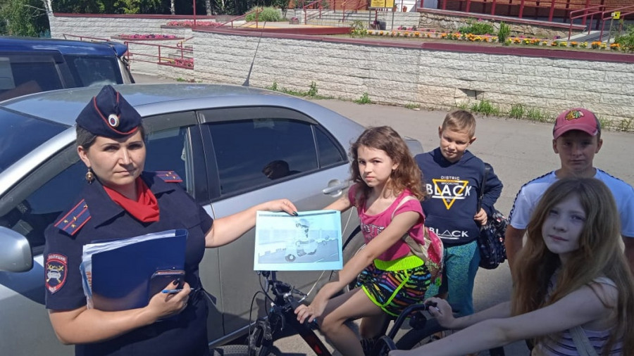 ГИБДД Белокурихи провело мероприятие по профилактике нарушений ПДД несовершеннолетними