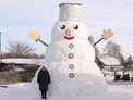 Главной достопримечательностью села в Алтайском крае стал 5-метровый снеговик