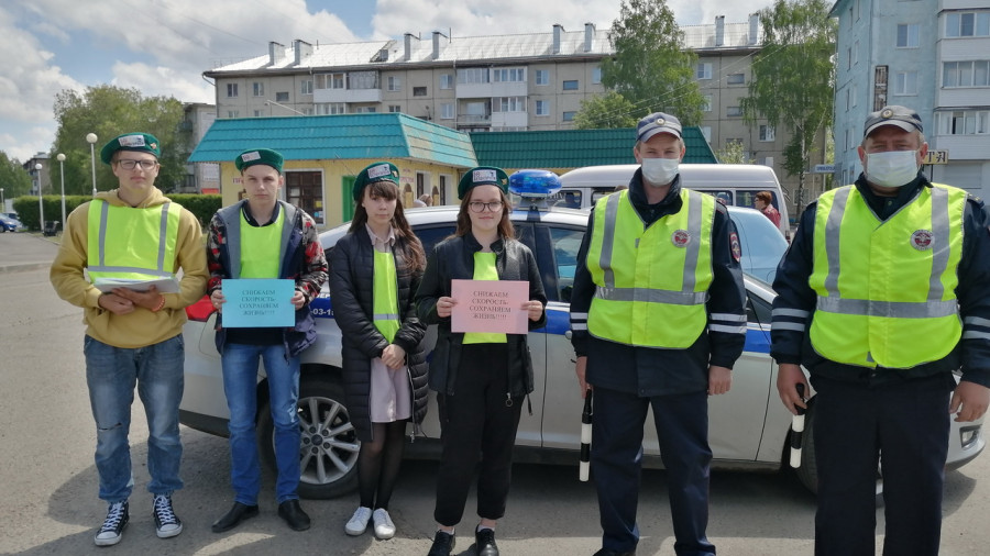 В Белокурихе ГИБДД и отряд ЮИД «Жезл» провели акцию «Напиши письмо водителю»