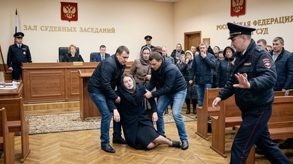 20 ударов ножом за 5 000 рублей: убийца таксиста избежал тюрьмы и теперь сам возит людей в Бийске