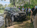 Тела двух человек достали из затонувшего автомобиля в Алтайском крае