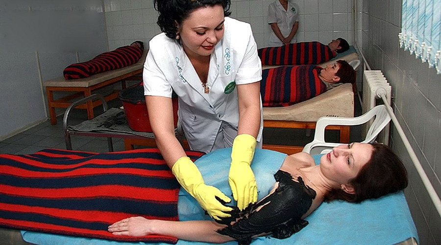 Где и как на Алтае правильно лечиться грязью