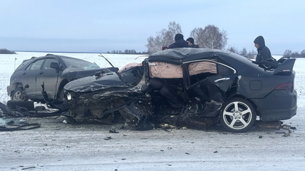 В Советском районе на трассе столкнулись две иномарки, пассажир одной из них погиб