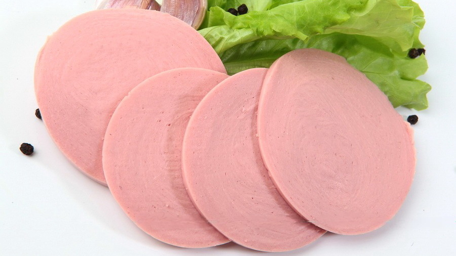 Производителя из Бийского района оштрафовали за «мясной клей» в колбасе