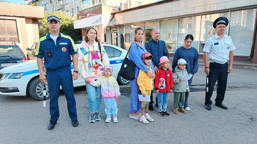 Госавтоинспекция совместно с родителями провели мероприятие «Ребёнок главный пассажир»